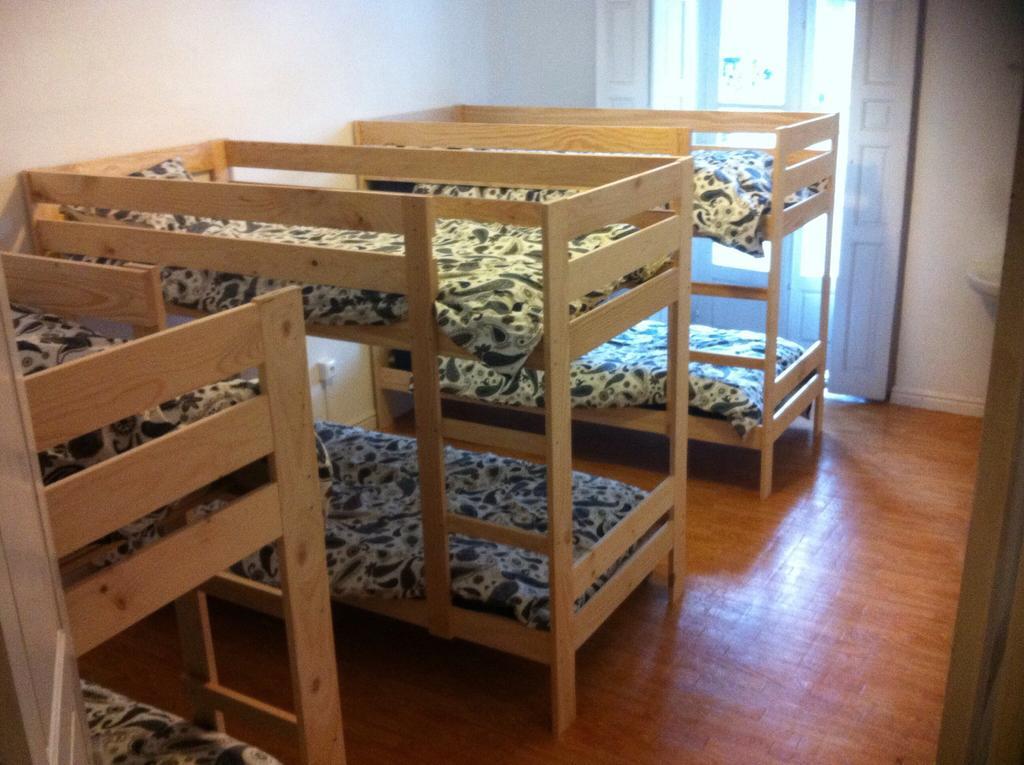 Albergue De Peregrinos La Bilbaina Santoña Habitación foto